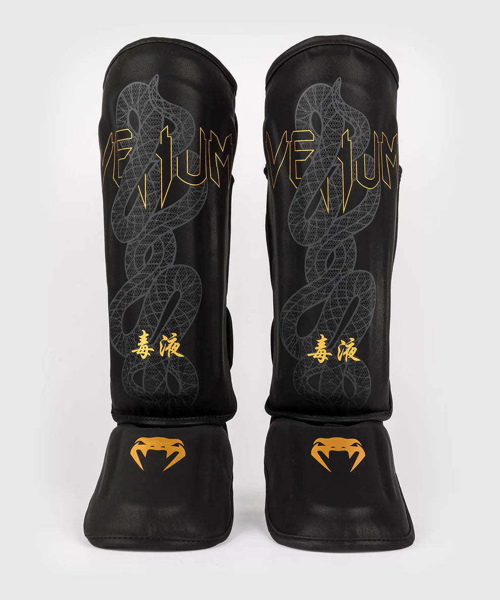 Venum Kickboks Scheenbeschermers Serpenti - Zwart