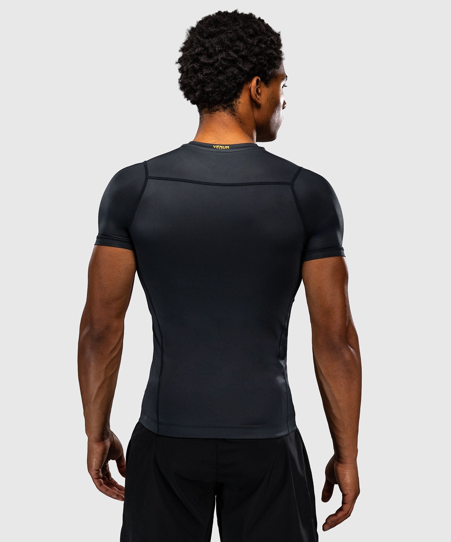 Venum Rashguard Attack Korte Mouwen - Zwart/Goud