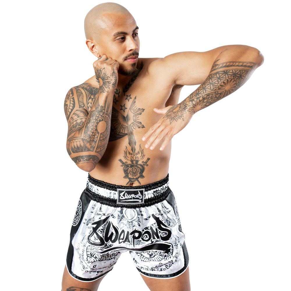 8 WEAPONS Muay Thai Shorts Carbon Sak Yant Tigers - Wit