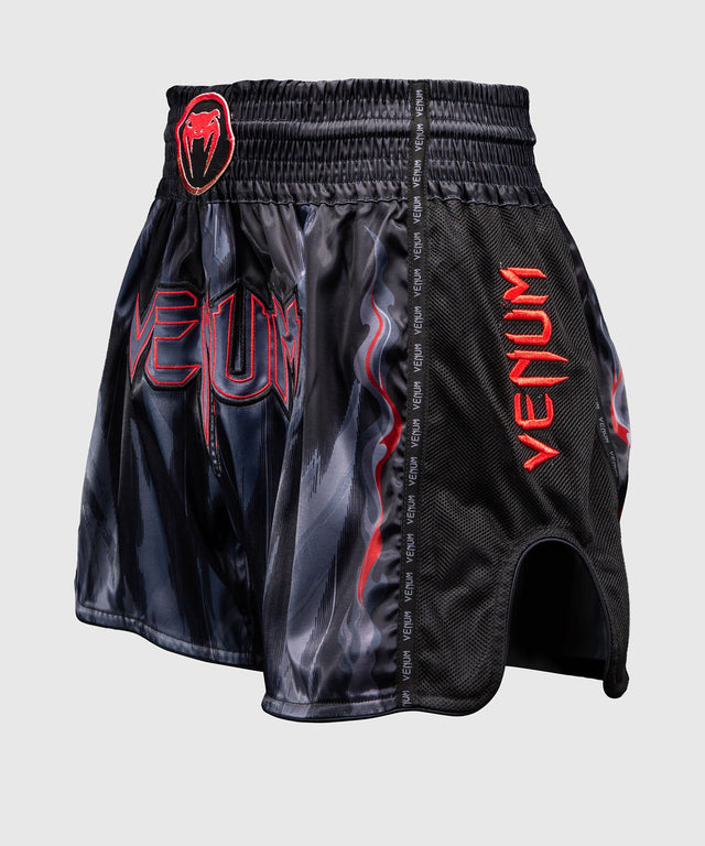 Pantaloni scurți Muay Thai Venum Demon – Negru/Gri