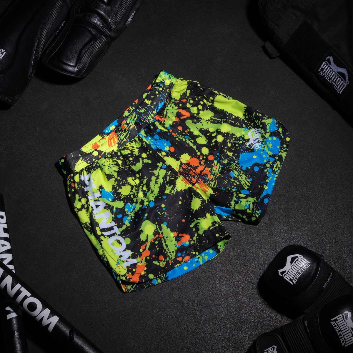 Phantom Athletics MMA-Shorts Fusion Splatter – Schwarz/Neon