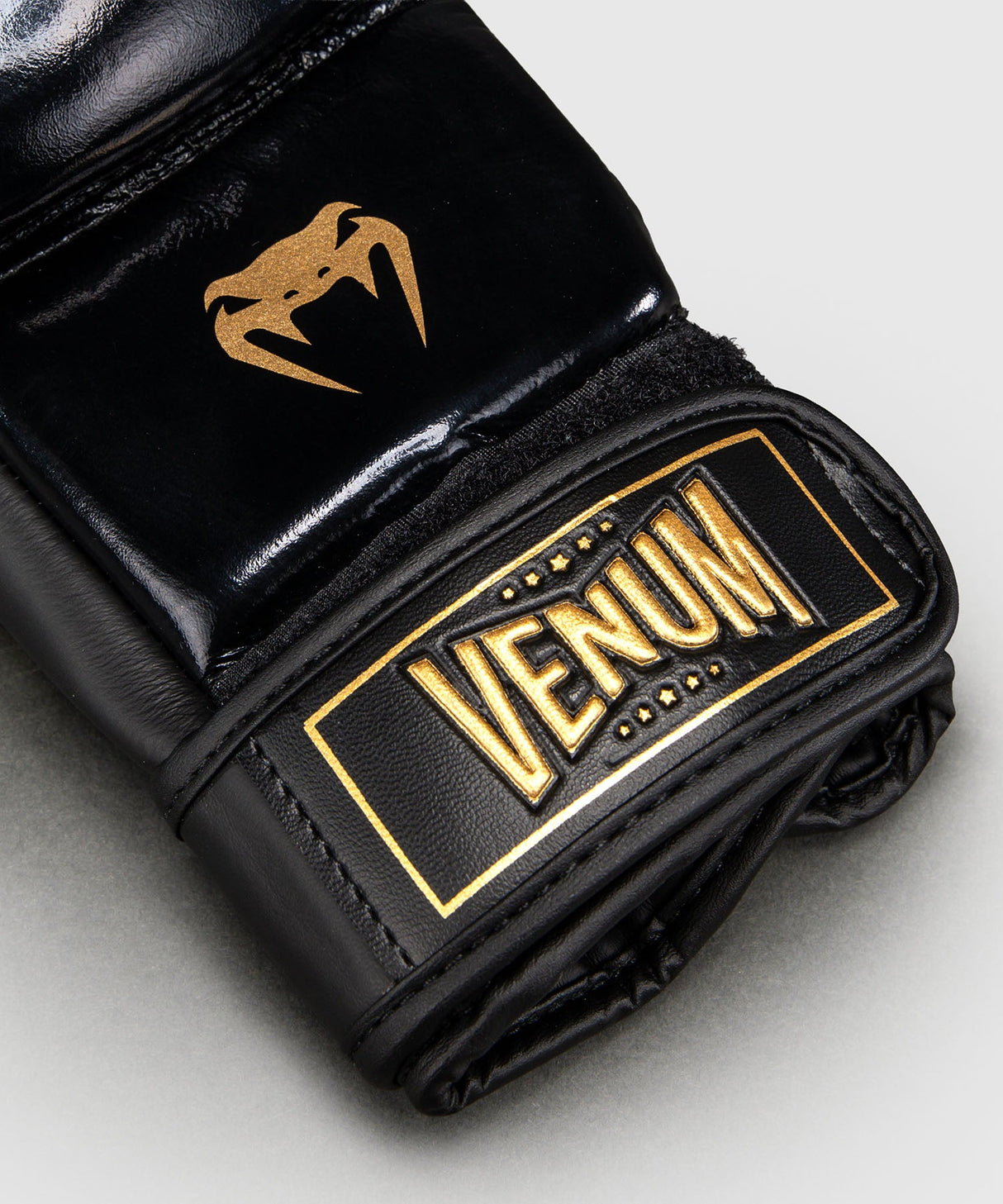 Venum MMA Handschoenen Attack 2.0 - Zwart/Goud