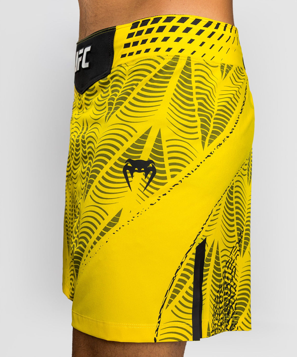 Venum UFC MMA Shorts Zenith - Geel