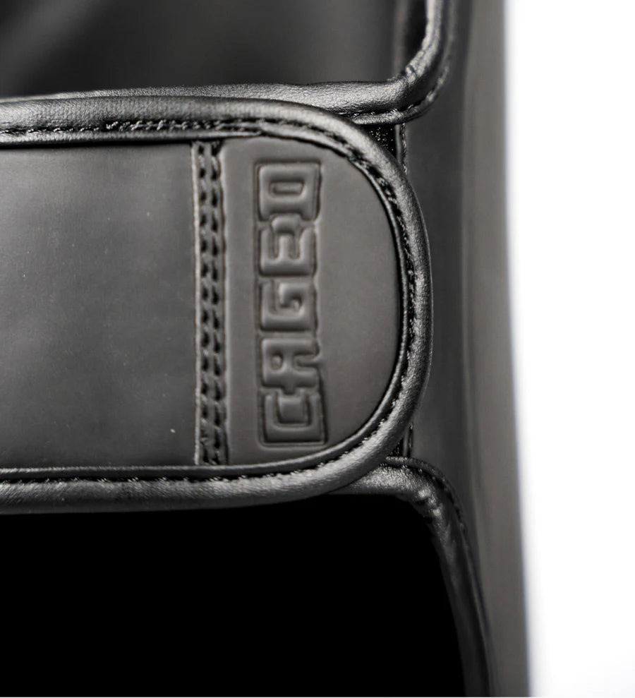 Caged Shadow Bundel Deal – Bokshandschoenen + Scheenbeschermers