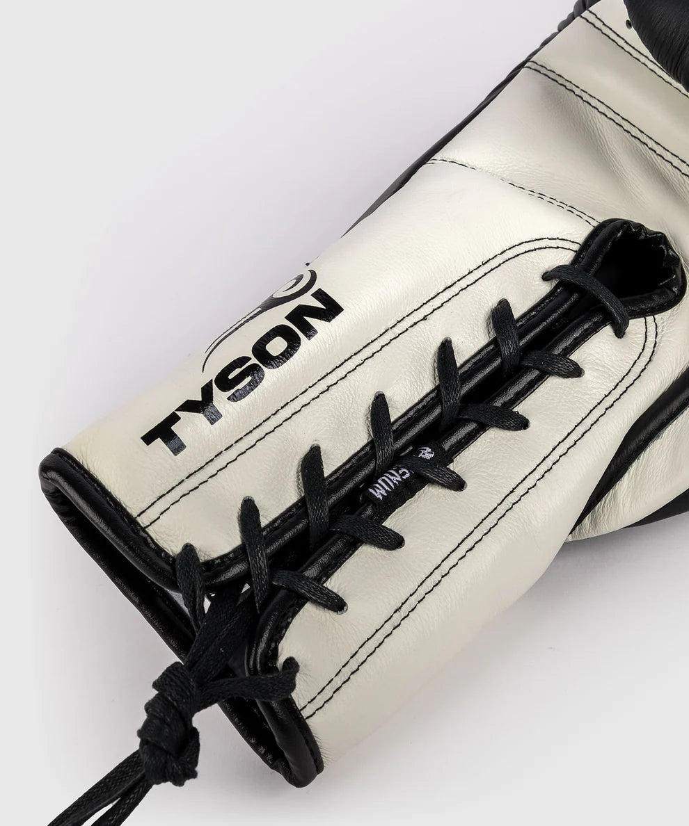 Venum Bokshandschoenen Giant 2.0 Mike Tyson Pro met vetersluiting - Zwart/Wit