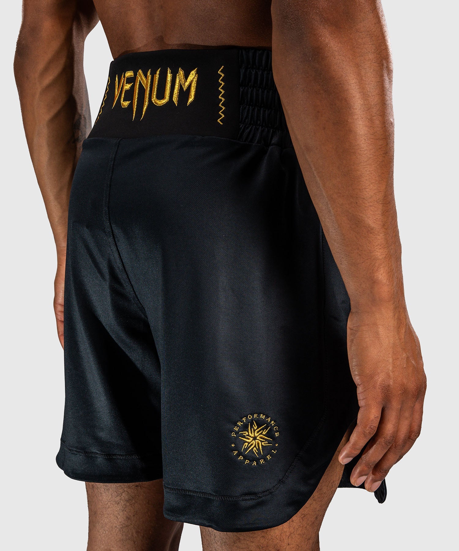 Calções de boxe Venum Attack – Preto/Ouro