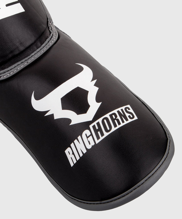 Ringhorns Skinnebensbeskytter Charger Sort