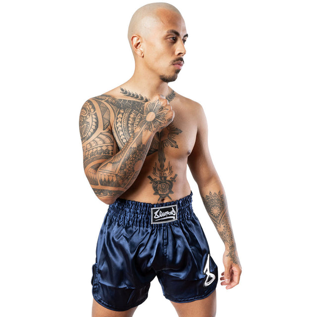 8 WEAPONS Muay-Thai-Shorts Strike – Dunkelblau/Weiß