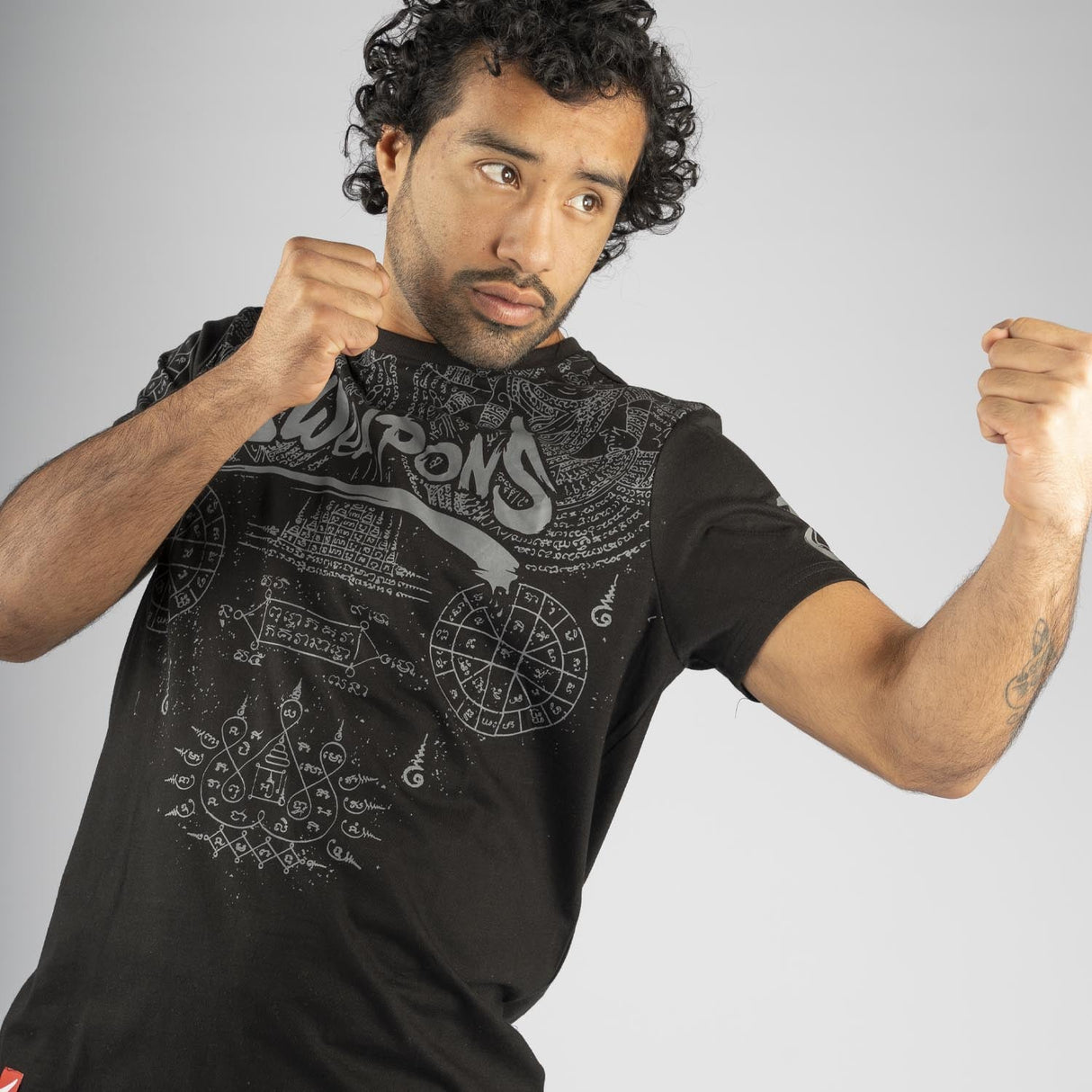8 Weapons T-Shirt Yantra - Zwart