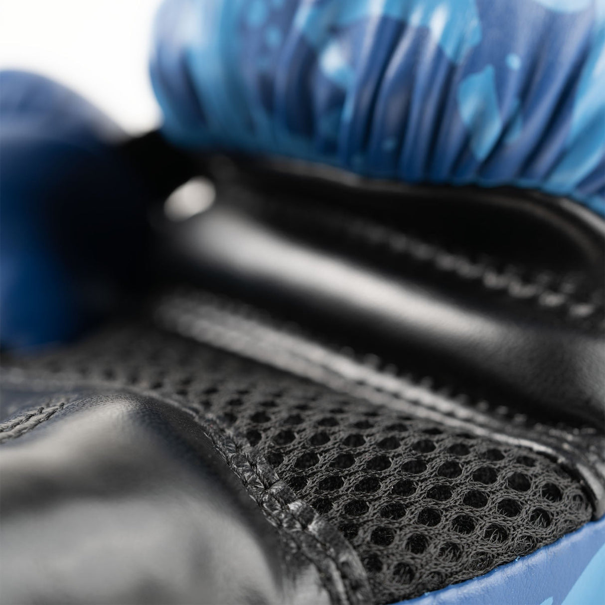 8 WEAPONS Bokshandschoenen Jipe - Blauw