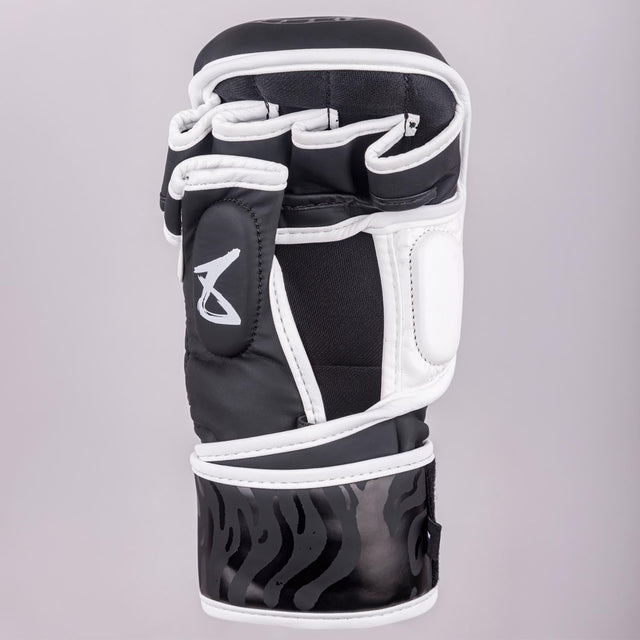 8 WEAPONS MMA Handschoenen Sak Yant Big Tiger - Zwart