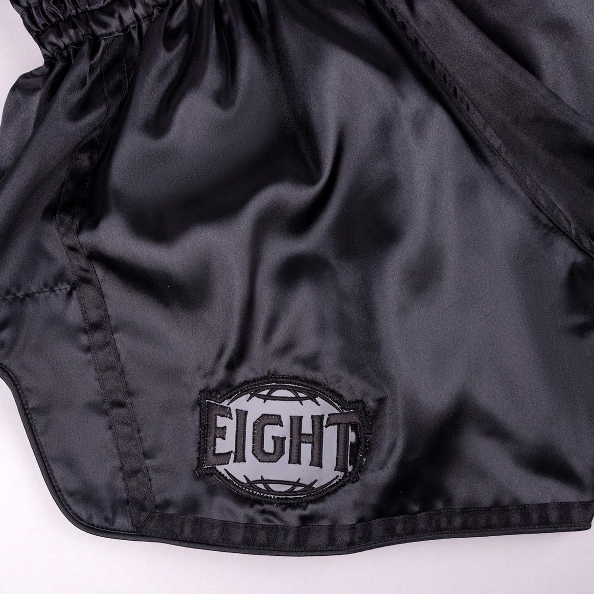 8 WEAPONS Muay Thai Shorts Bangkok - Zwart