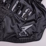 8 WEAPONS Muay Thai Shorts Bangkok - Zwart
