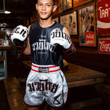 8 WEAPONS Muay Thai Shorts Bangkok - Wit/Zwart