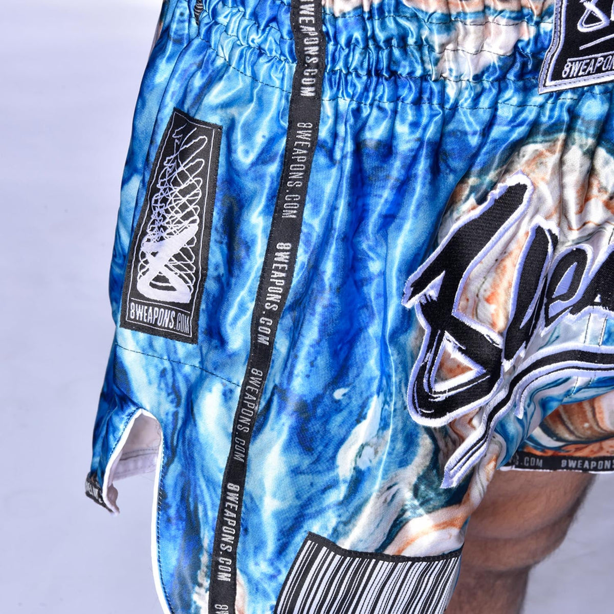 8 WEAPONS Muay Thai Shorts Vivo Vertigo - Veelkleurig