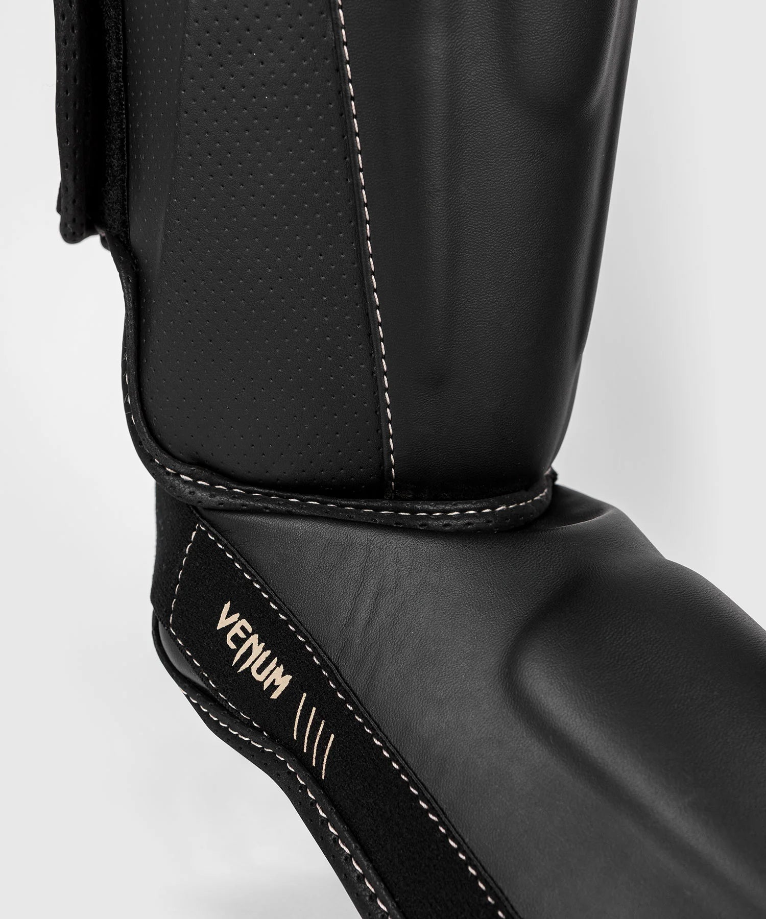 Venum Kickboks Scheenbeschermers Impact Evo - Zwart