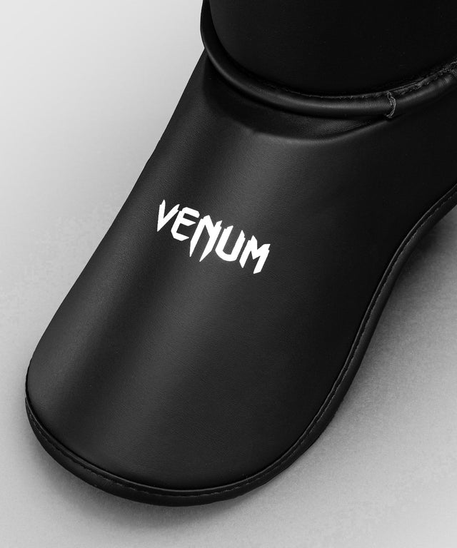 Caneleiras Venum Contender 1.5 – Preto/Branco