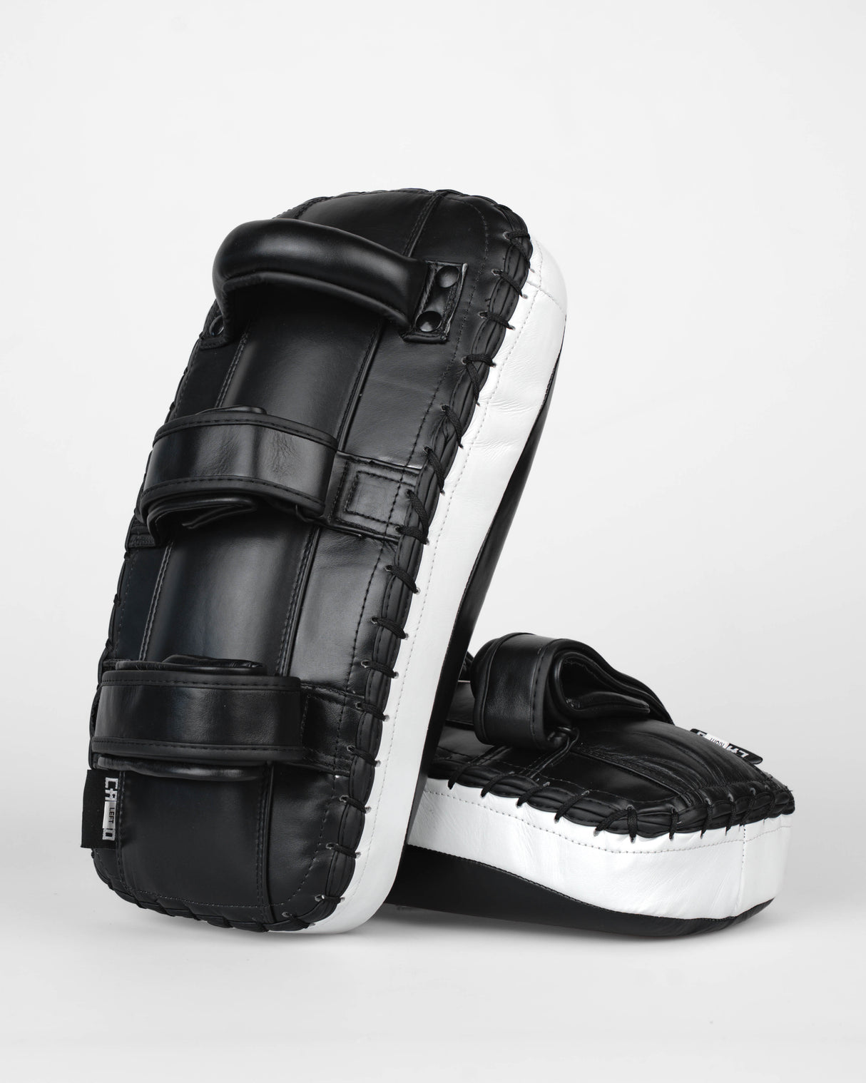 Caged Muay Thai Pads 'X' Series - Zwart