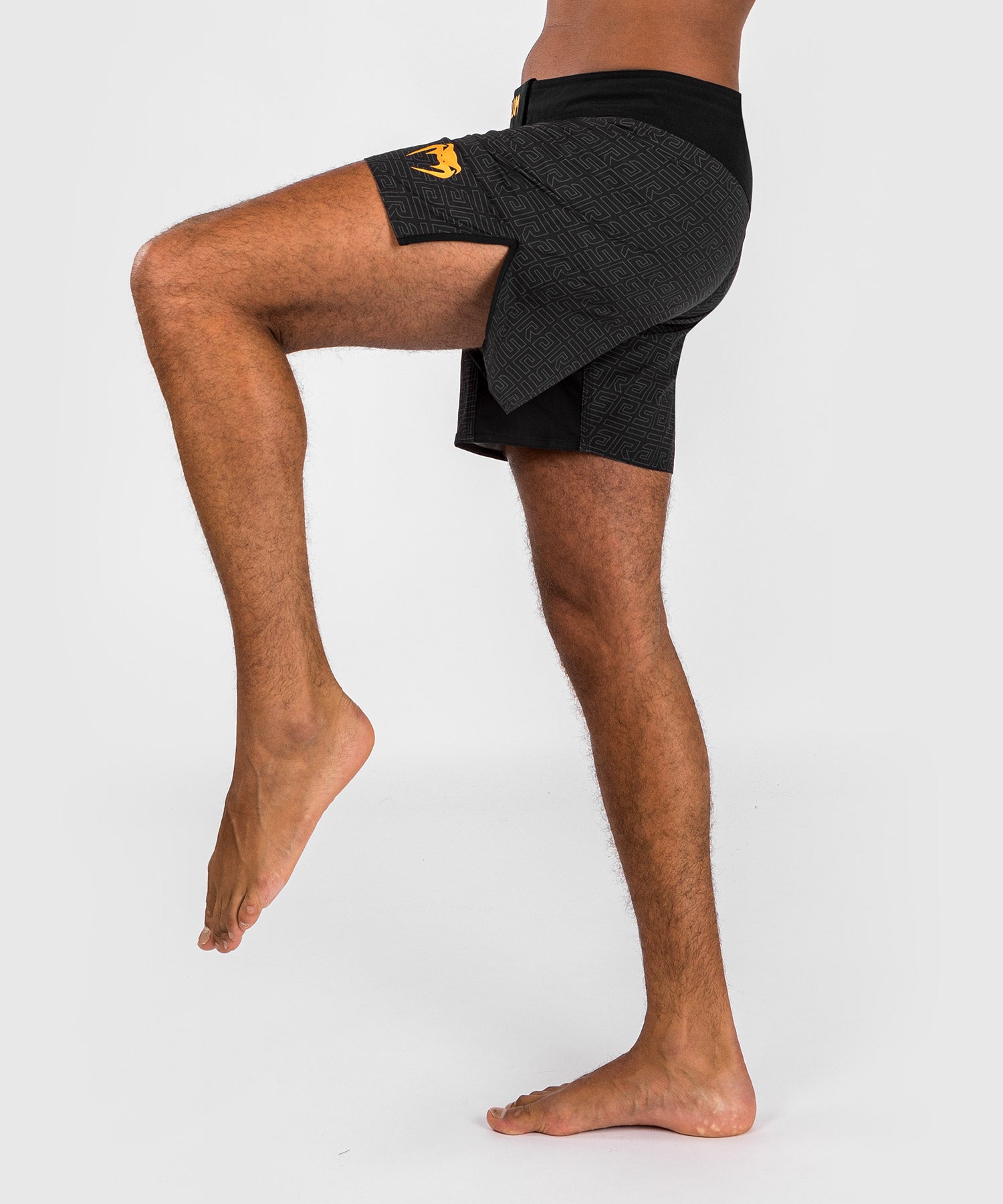 Venum x Ares MMA Shorts - Zwart/Goud
