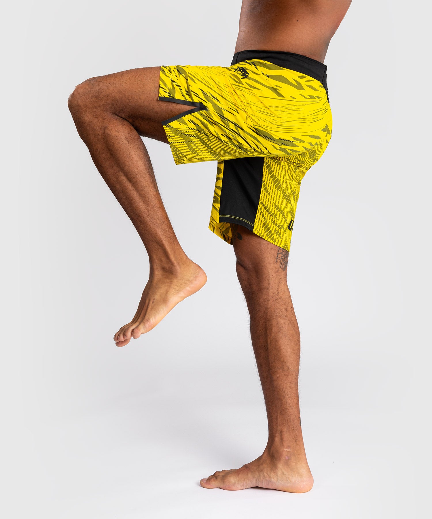 UFC Venum MMA Shorts Fight Night Fusion Long Fit - Geel