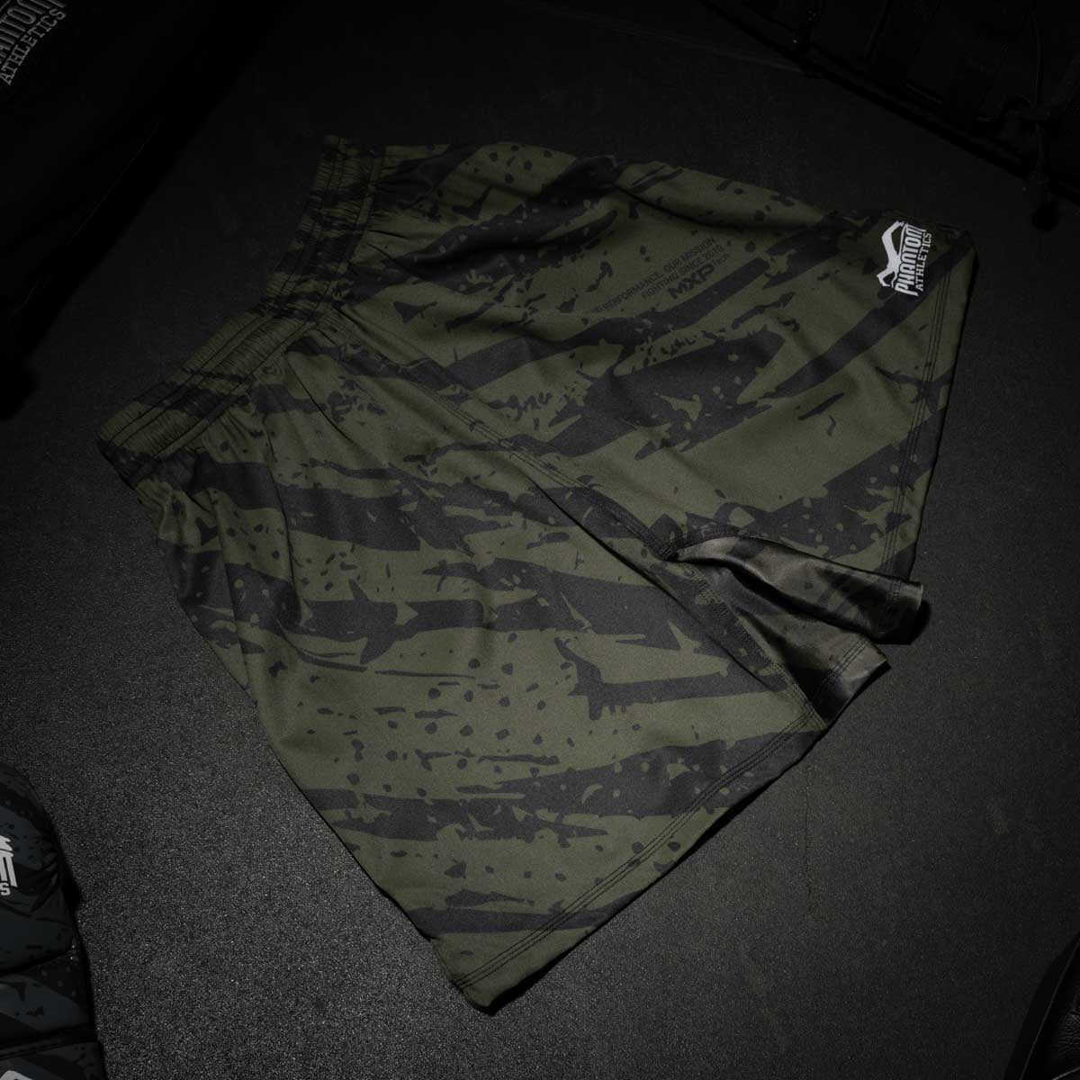 Phantom Athletics MMA Shorts EVO Tiger Camo - Zwart