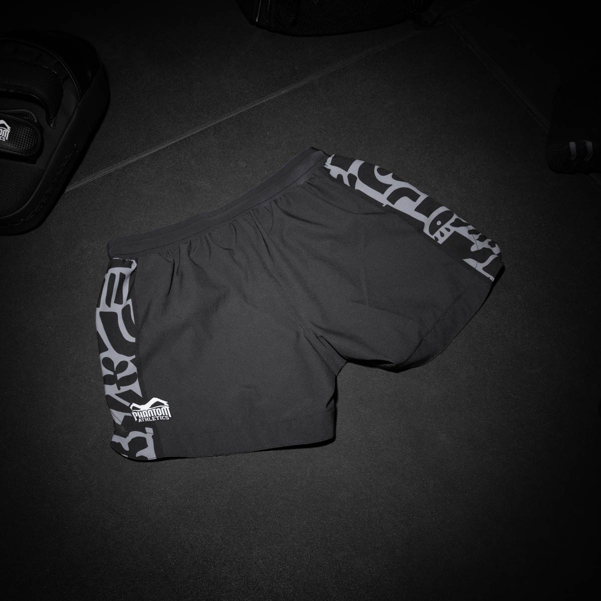 Phantom Athletics MMA Shorts Fusion-R Groundgame - Zwart/Grijs