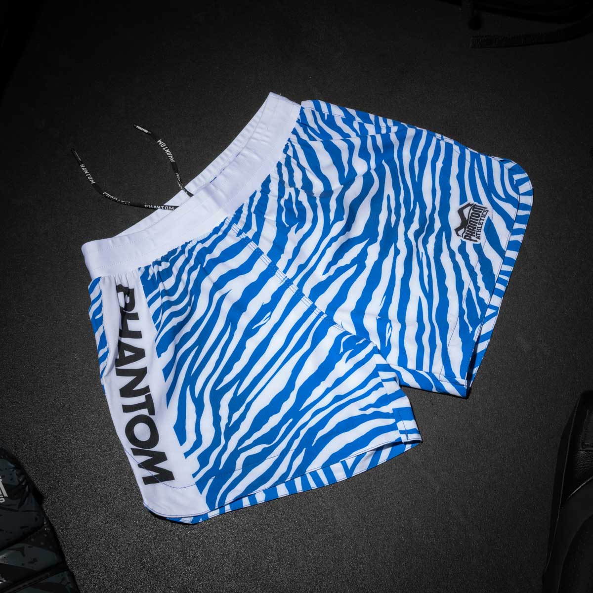 Phantom Athletics MMA Shorts Fusion - Wit/Blauw