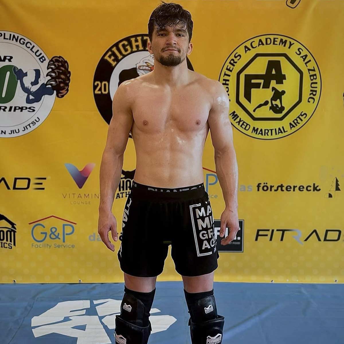 Phantom Athletics MMA Shorts Fusion-R Make MMA Great Again - Zwart
