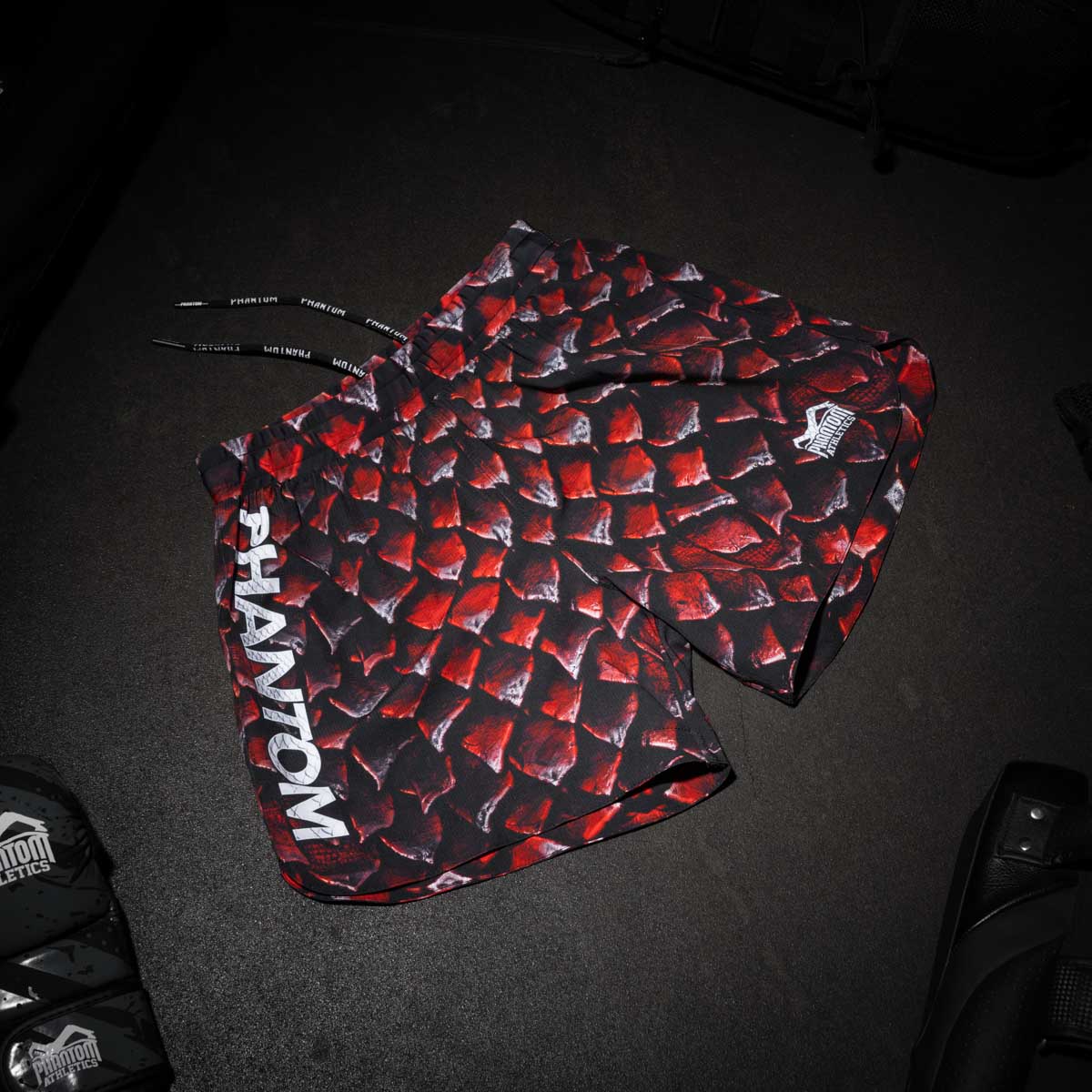 Phantom Athletics MMA Shorts Fusion Red Dragon - Rood