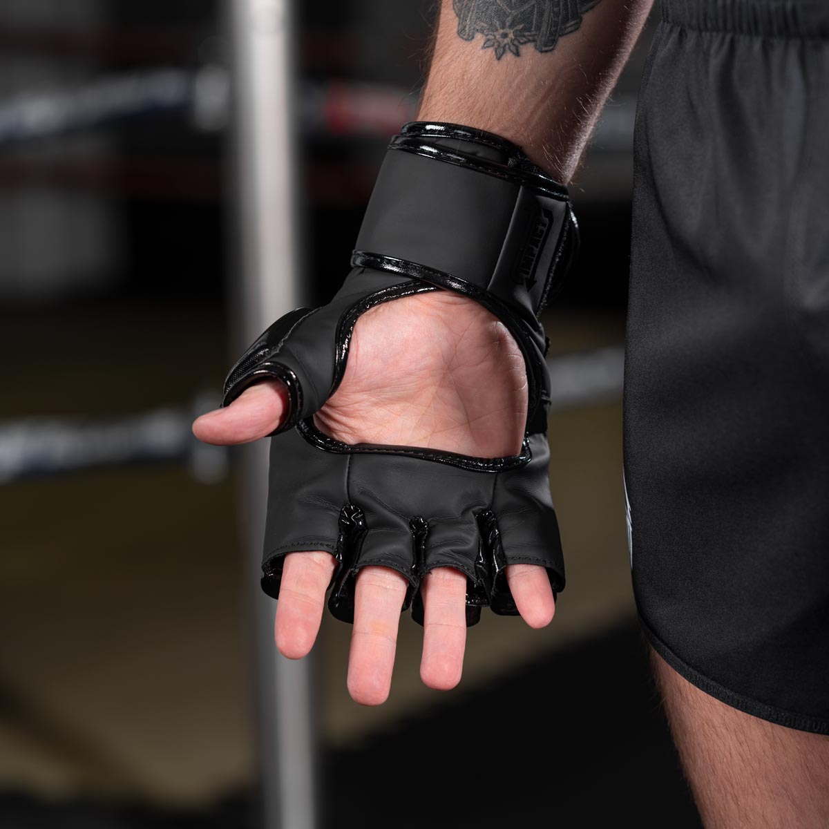 Phantom Athletics MMA Handschoenen Apex - Zwart