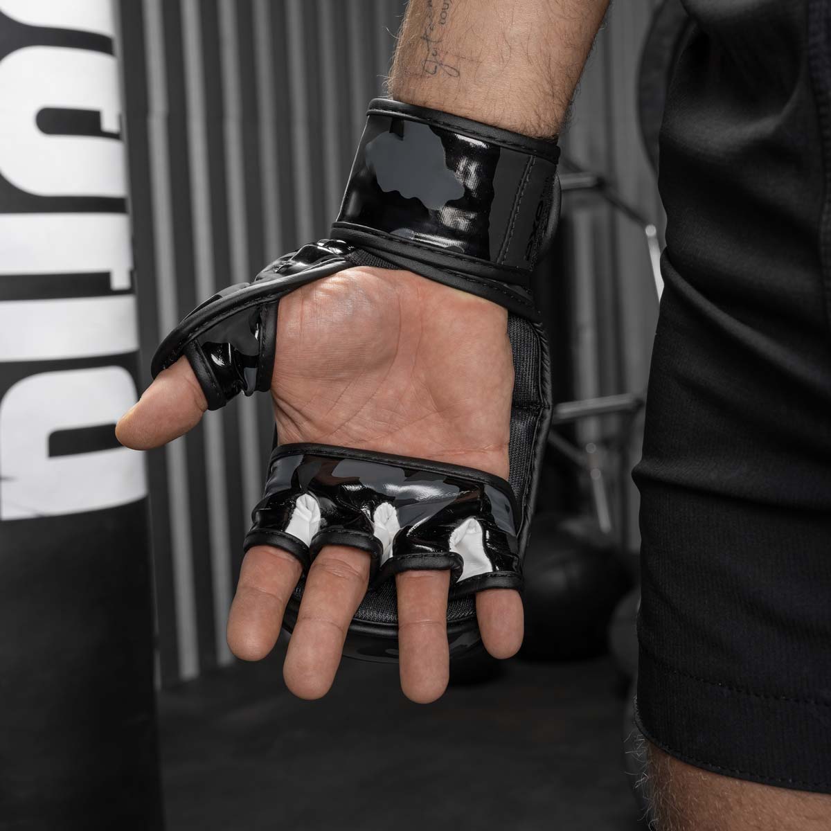Phantom Athletics MMA Handschoenen APEX - Zwart/Camo