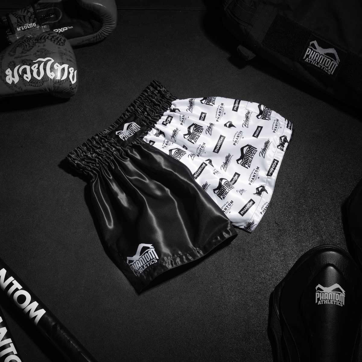 Pantaloncini Muay Thai Phantom Athletics Legend – Nero/Bianco