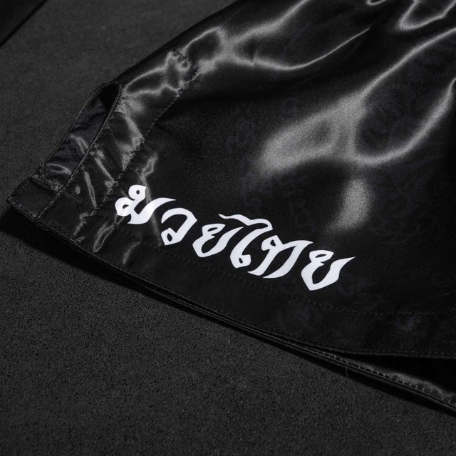 Phantom Athletics Muay-Thai-Shorts Sak Yant – Schwarz