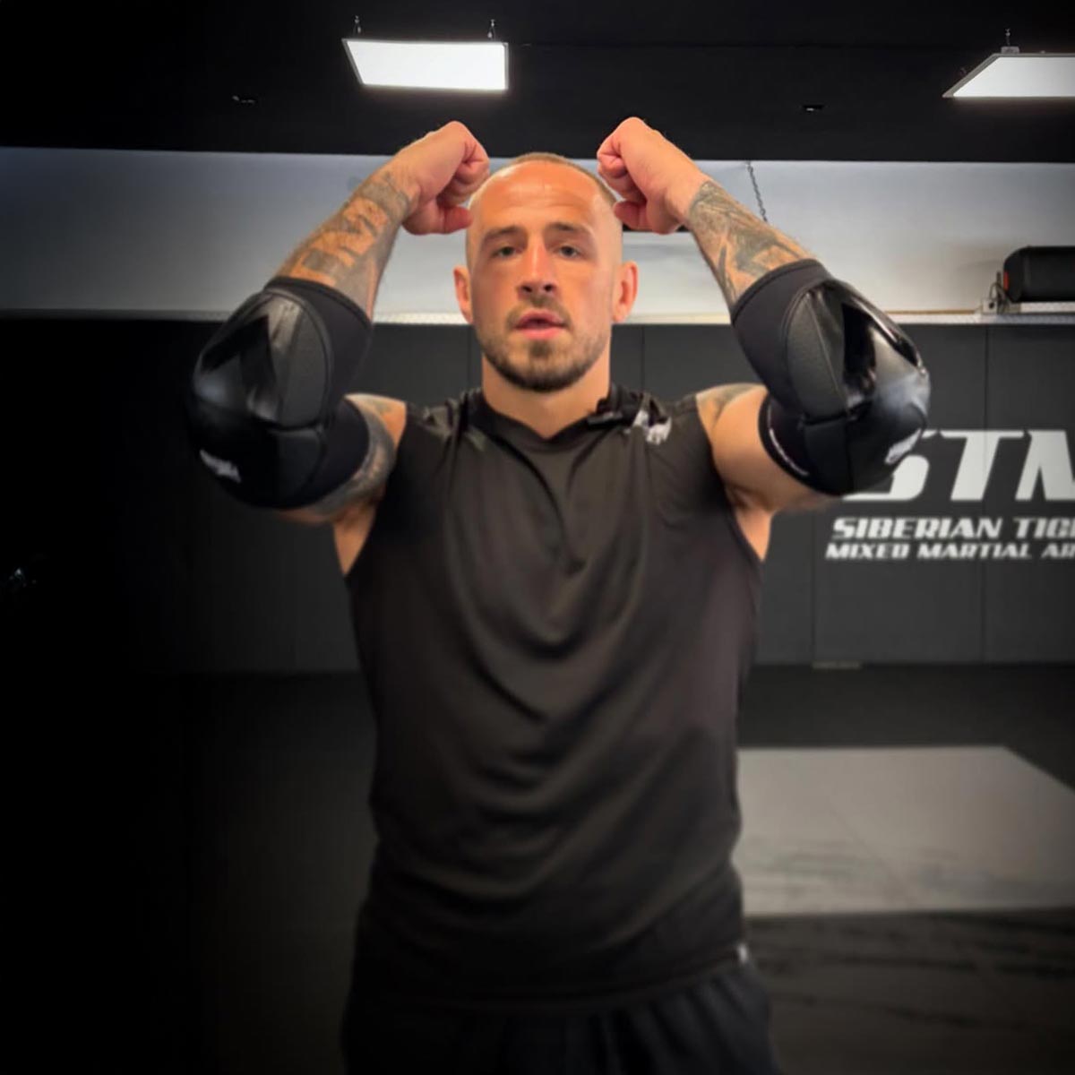 Phantom Athletics Elleboogbeschermers Riot Pro