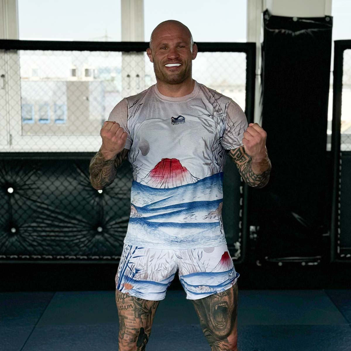 Phantom Athletics Trainingsshirt EVO Japan - Beige/Blauw/Rood