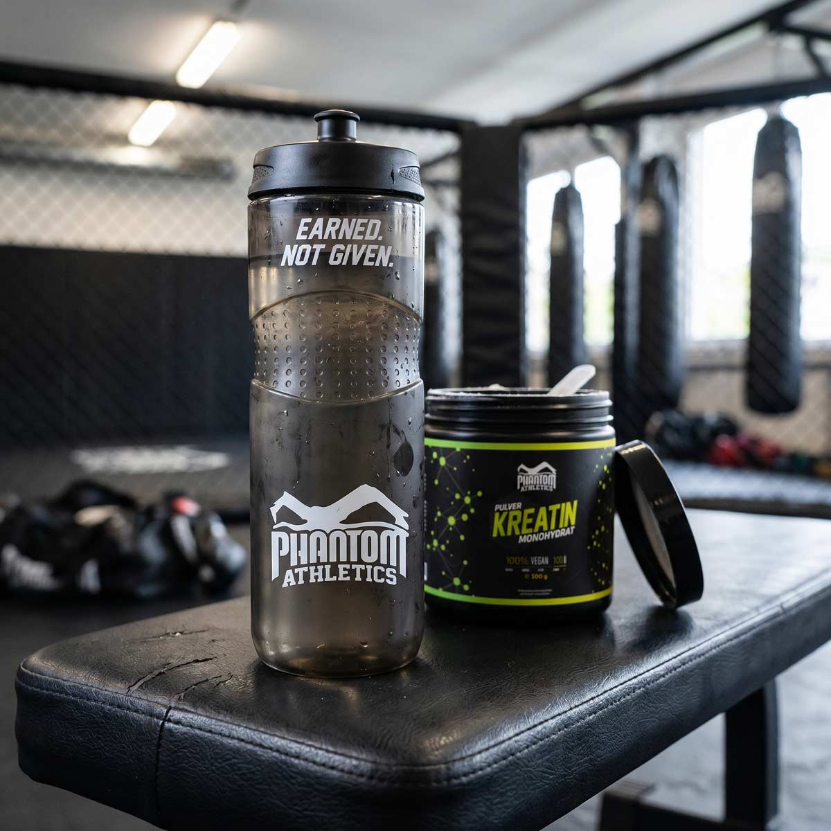 Phantom Athletics Drinkfles Earned Not Given - Grijs