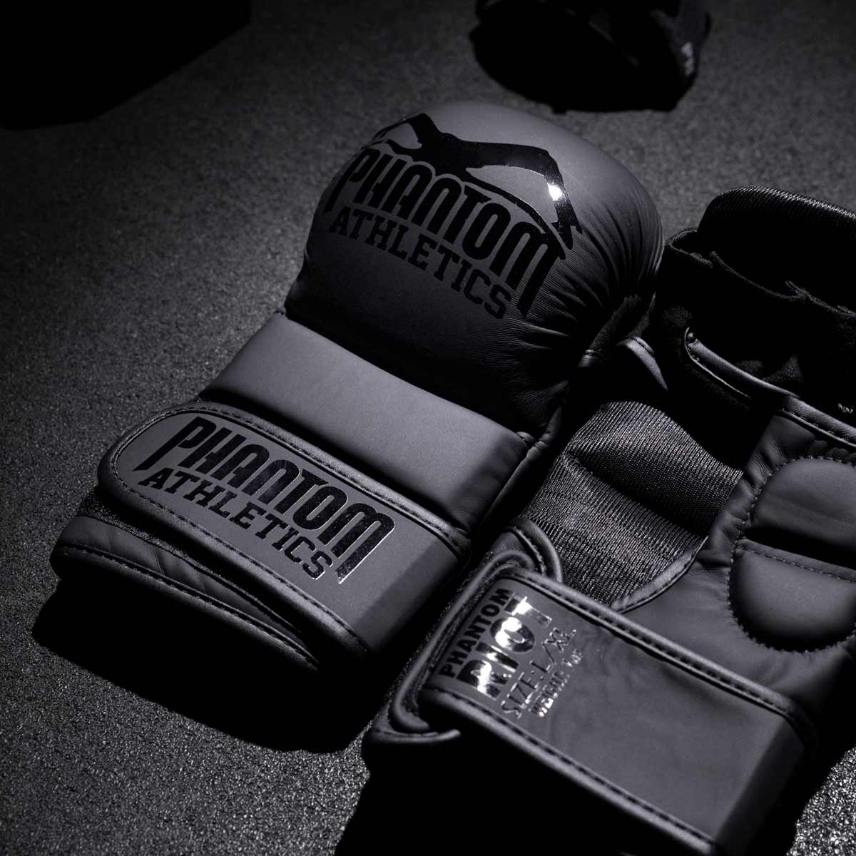 Phantom Athletics MMA Handschoenen Riot - Zwart