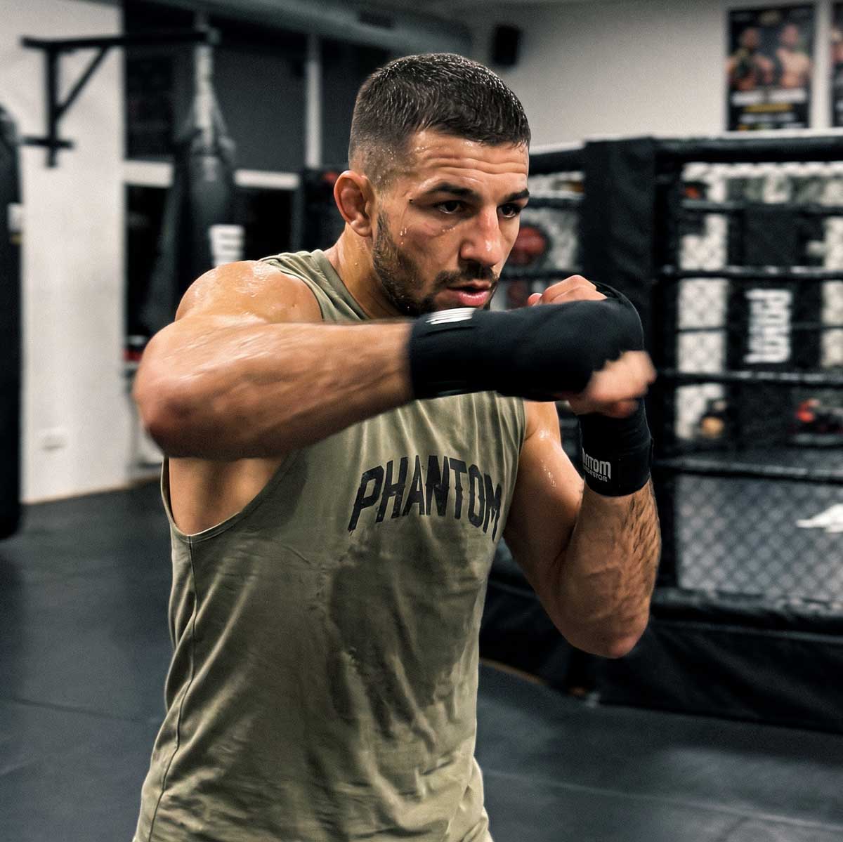 Phantom Athletics Mouwloos Shirt Legacy - Saliegroen