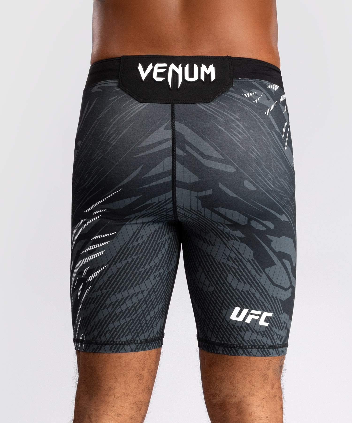 UFC Venum Vale Tudo Fight Night Fusion Shorts - Zwart
