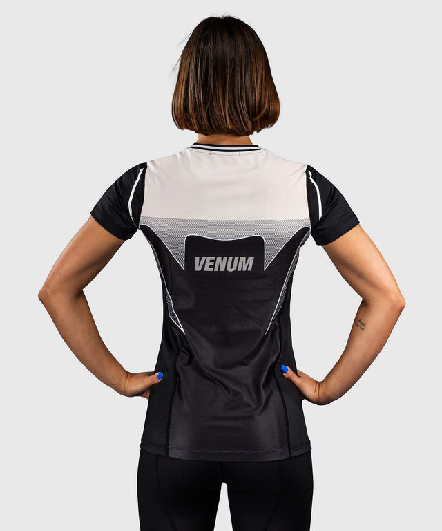 Koszulka Venum Dry-Tech Adrenaline – Czarna/Ivory
