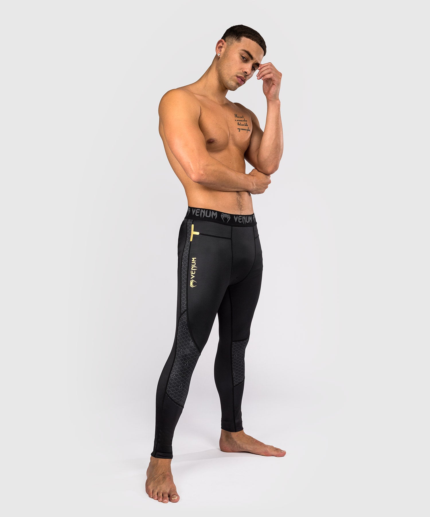 Venum x Assassin's Creed Shadows Spats - Zwart