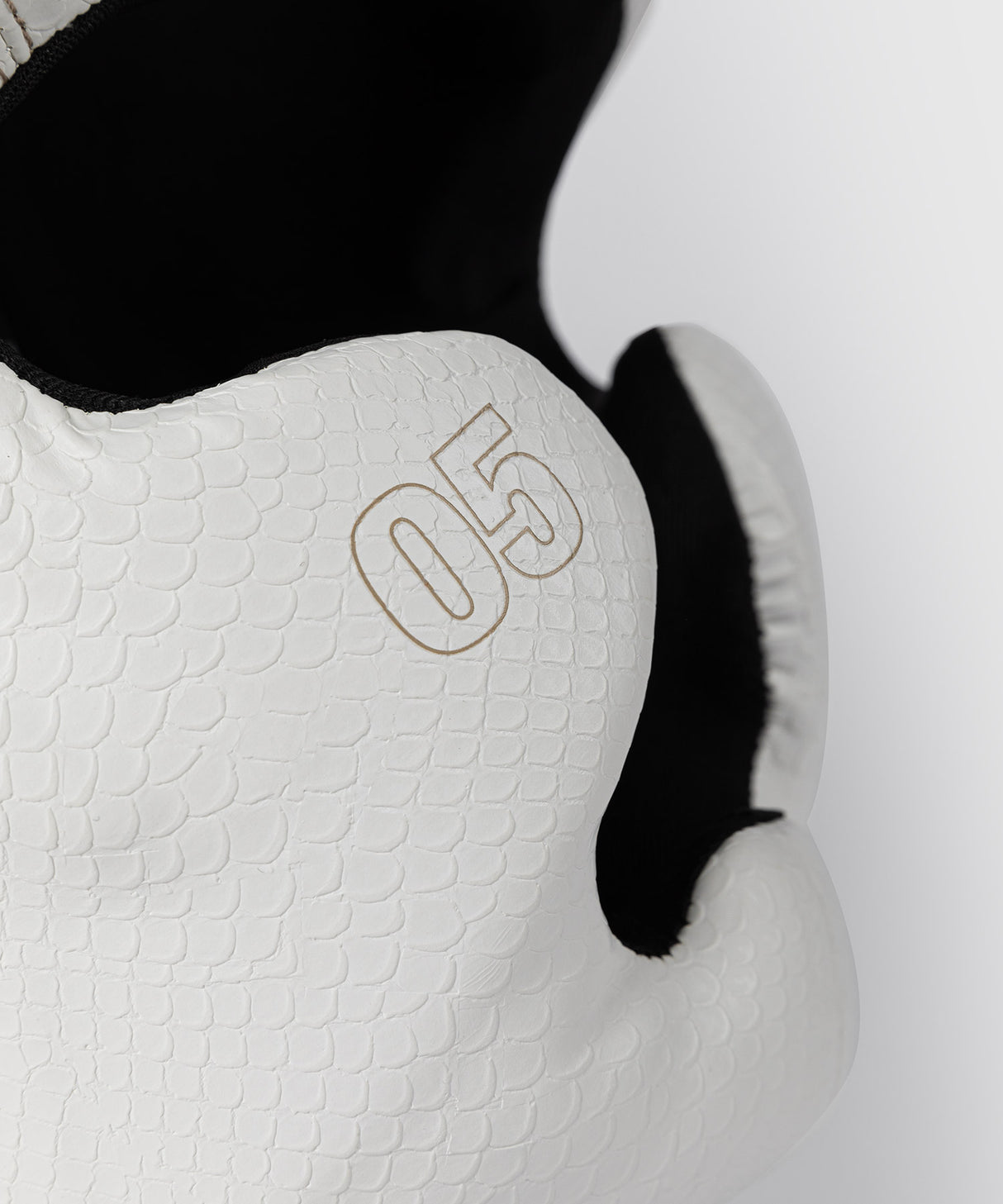 Venum Hoofdbeschermer Impact Evo Scales - Ivoor Wit