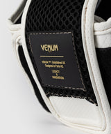 Venum Hoofdbeschermer Impact Evo Scales - Ivoor Wit