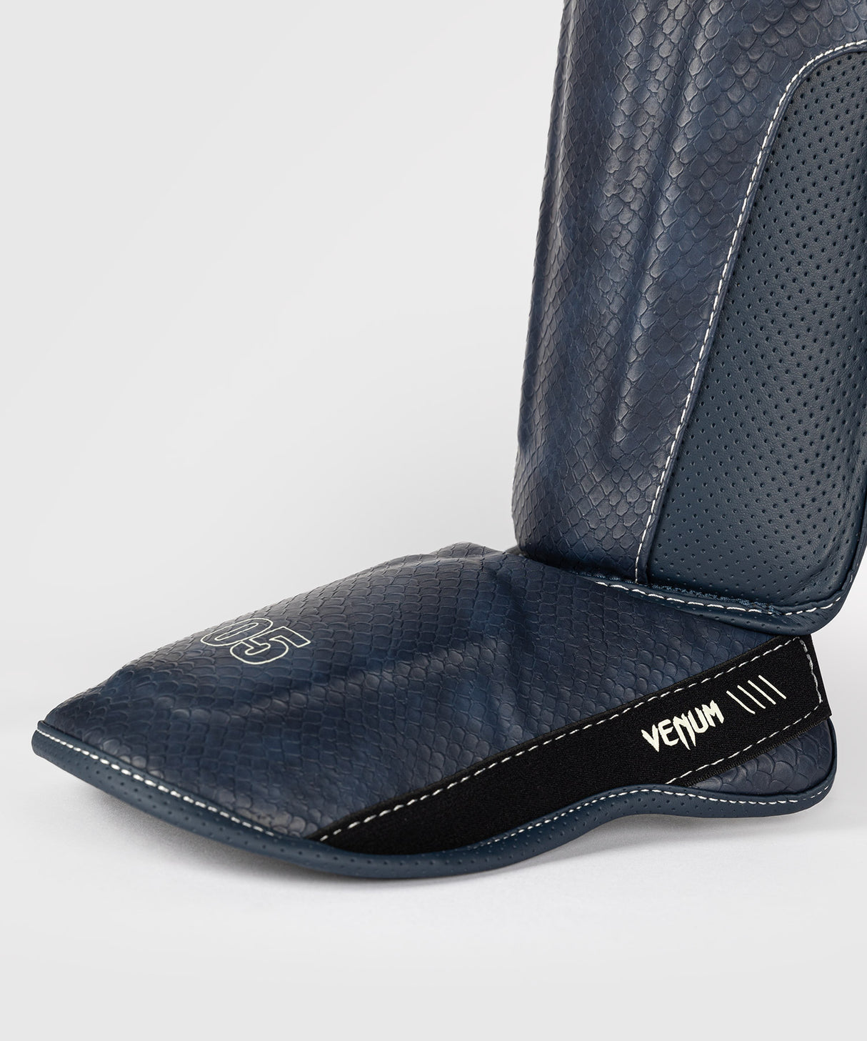 Venum Kickboks Scheenbeschermers Impact Evo Scales - Nachtblauw