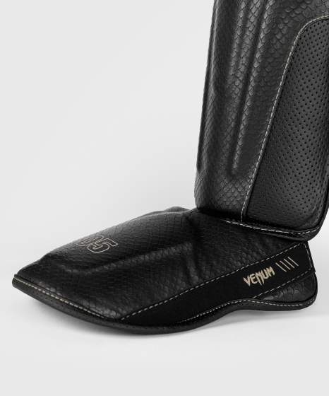 Venum Kickboks Scheenbeschermers Impact Evo Scales - Zwart