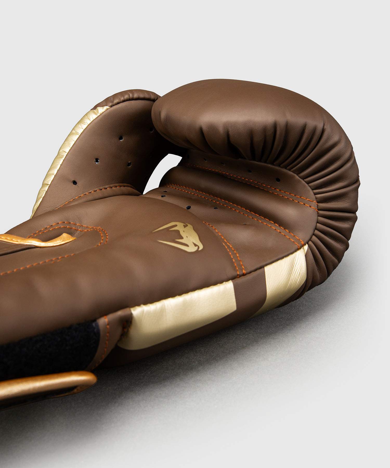 Venum Elite Boxningshandskar – Mörkbrun