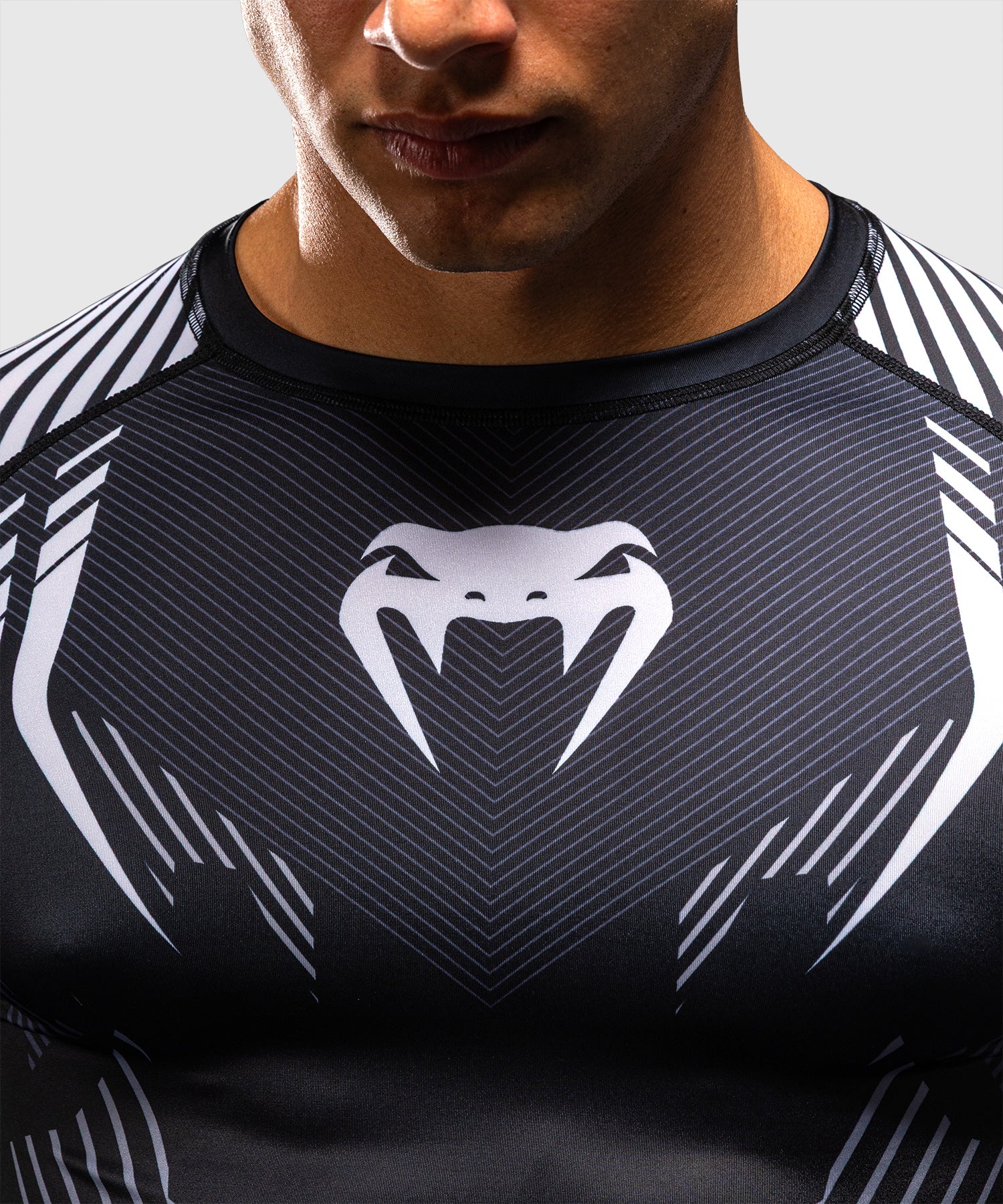Rashguard Venum No-Gi 6.0 Mâneci Lungi – Negru/Alb