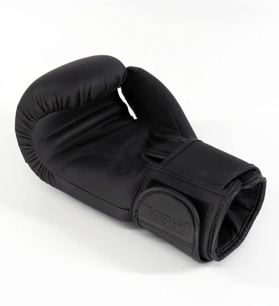 Caged Shadow Bundel Deal – Bokshandschoenen + Scheenbeschermers