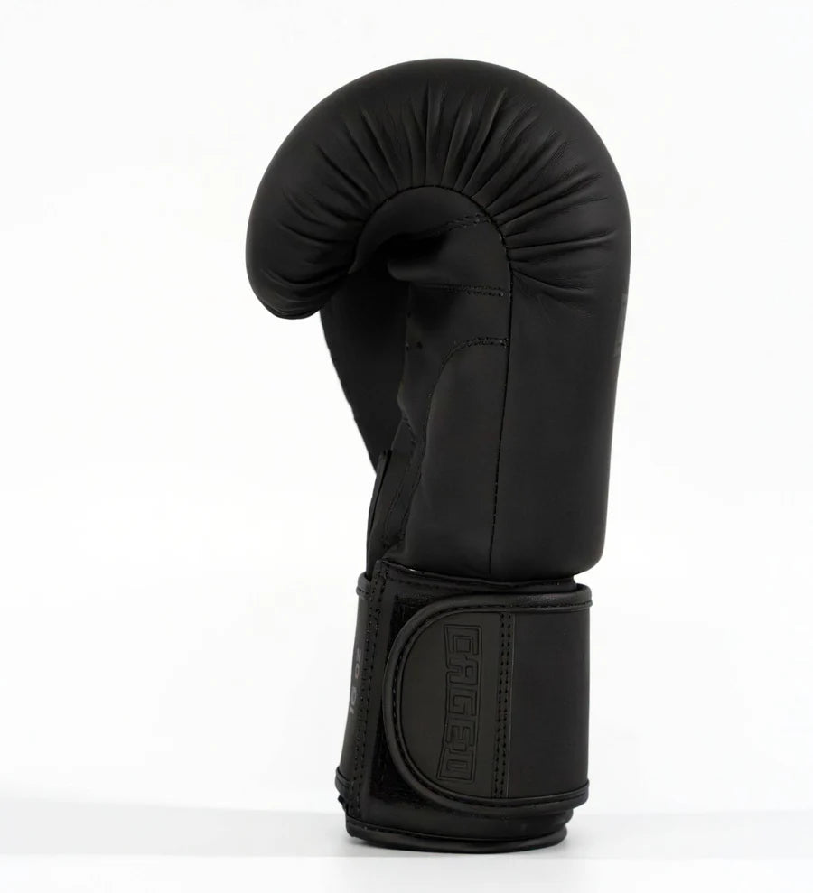 Caged Shadow Bundel Deal – Bokshandschoenen + Scheenbeschermers