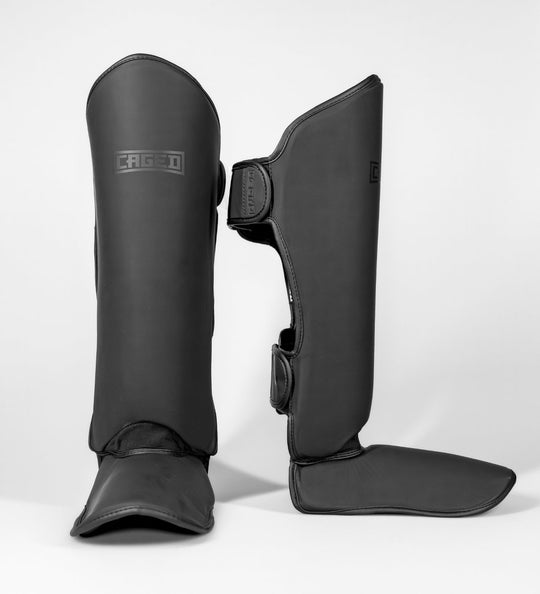Caged Kickboks Scheenbeschermers Shadow - Zwart/Zwart